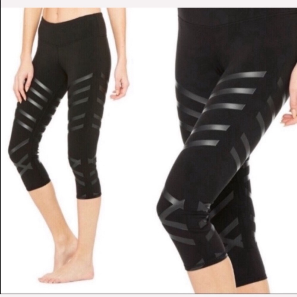 ALO Yoga Black Lineal Cropped Leggings Size S - Picture 4 of 7